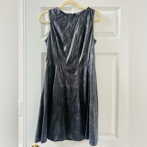 Vince Camuto Dresses & Skirts - Vince Camuto charcoal metallic dress size 8.